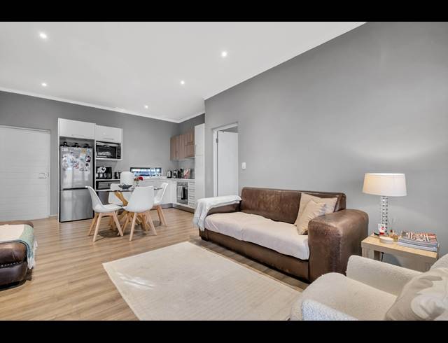 2 BEDROOM APARTMENT FOR SALE IN ROSEBANK